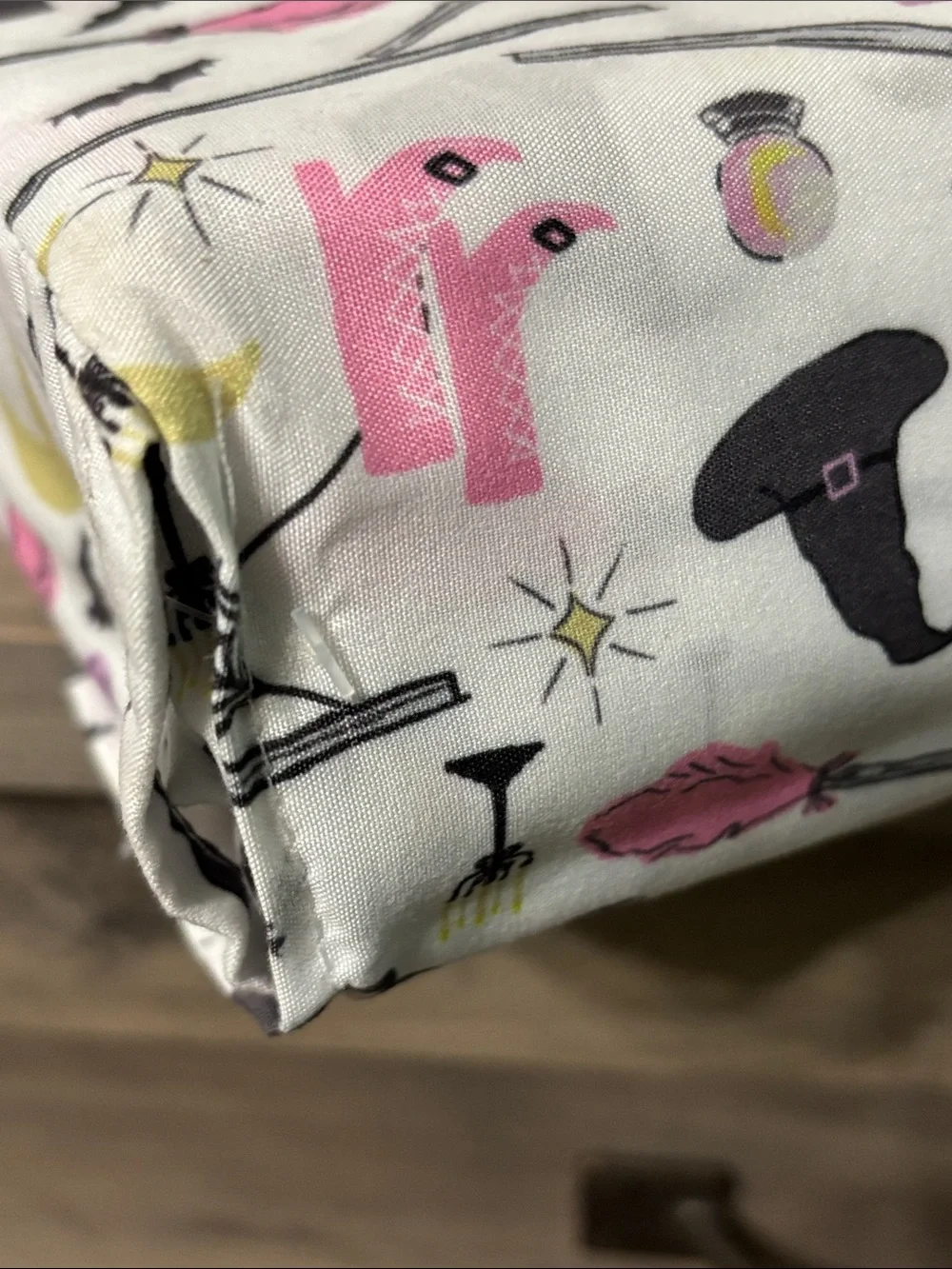 LONDON KAYE Witches Boots Bats and Brooms FULL SIZE Halloween Sheet Set